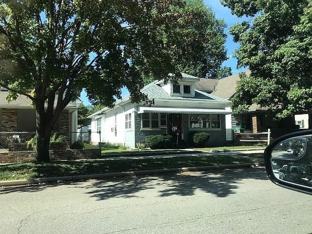 2nd image of 916 N Holmes Ave