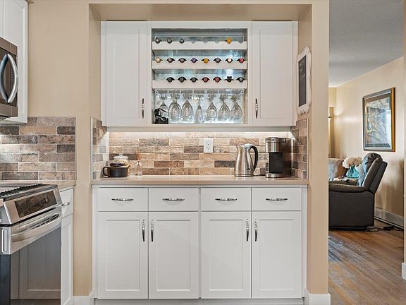 4th image of 32691 Garibaldi Dr #220