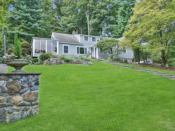 2nd image of 8 Old Roaring Brook Road