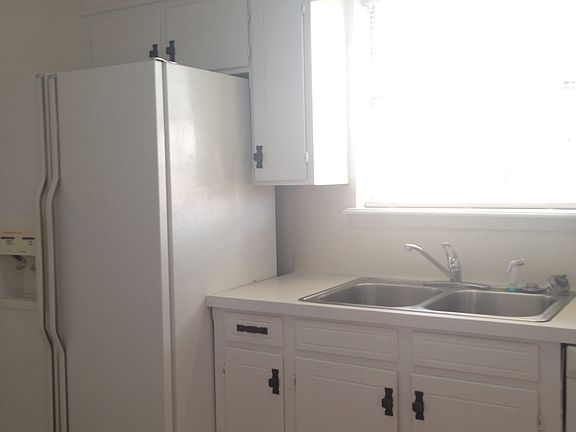 4th image of 105 Carriage Square Dr