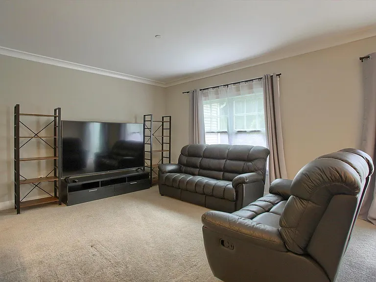 1747 Shady Ln — Photo 12