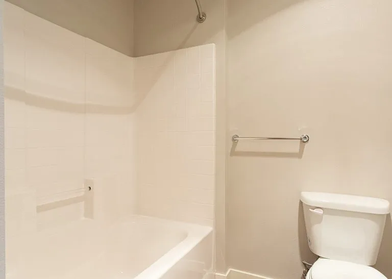 MOTIF APTS — Photo 5