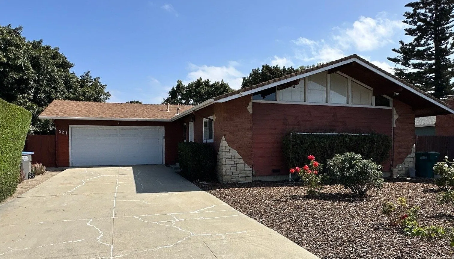 3 bed, 2.0 bath, 1334 sqft, $3,400 — Photo 1