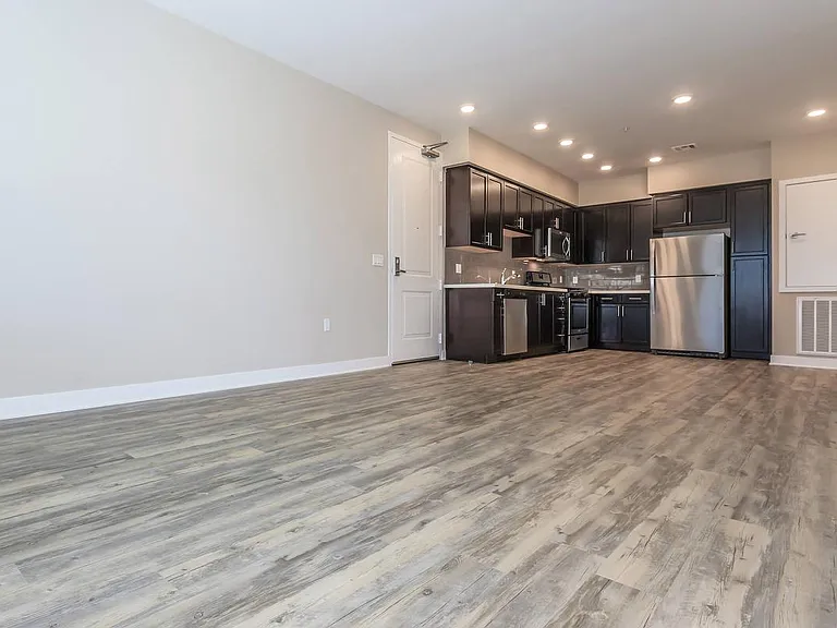 Esencia Sur Apartment Homes — Photo 30