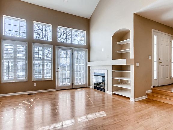 5th image of 5211 S Greens Cir