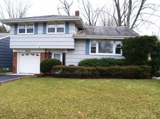 14 Dalton Pl, Bergenfield, NJ 07621