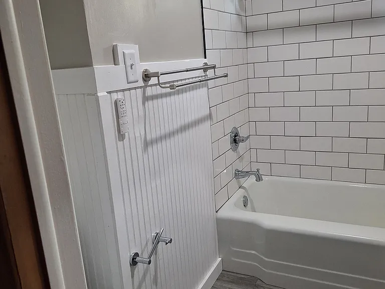 1021 Madison Ave — Photo 9