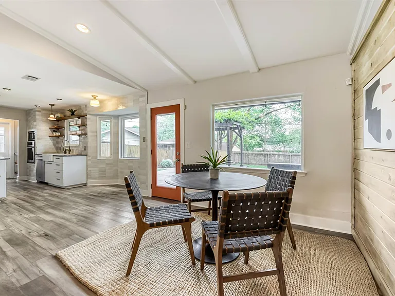 2501 Audubon Pl — Photo 3