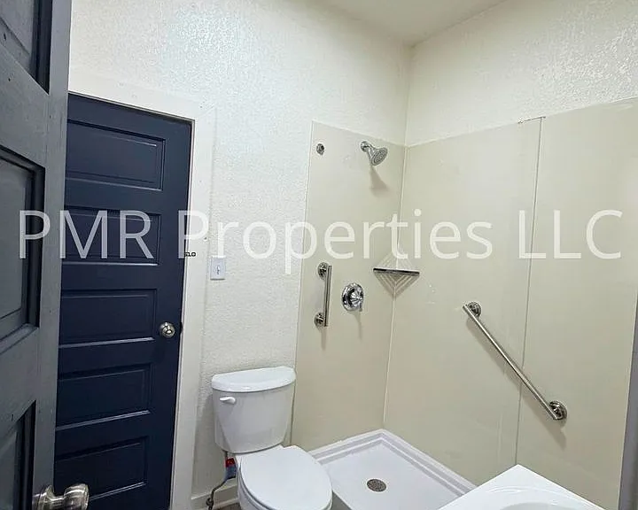 3906 Terrace Ave — Photo 5