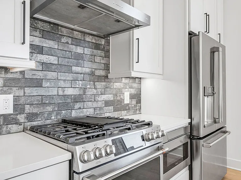 608 Hagan St — Photo 11