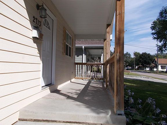 2nd image of 2713 Chambers St