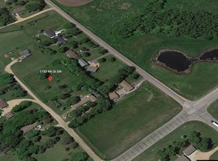 1150 4th St SW, Montgomery, MN 56069