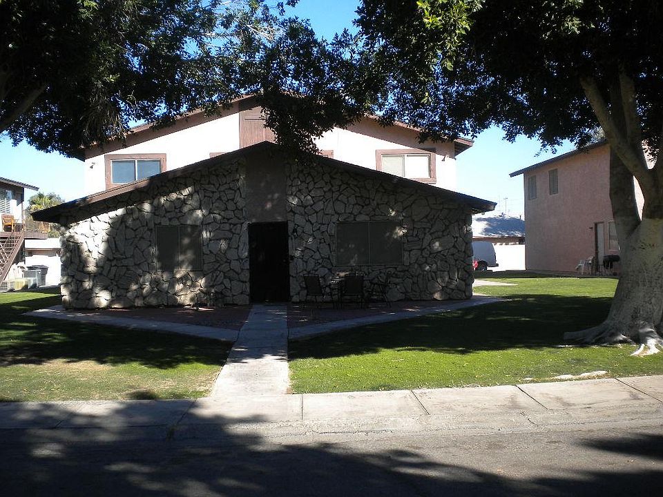 2nd image of 1281 W 20th Pl