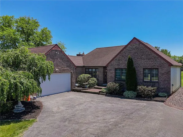 652 Old State Rd, Oley, PA 19547