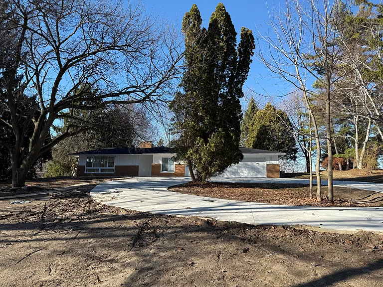 1440 W Square Lake Rd — Photo 15