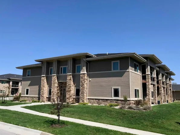 2715 Bobcat Dr Unit 102, Ames, IA 50014