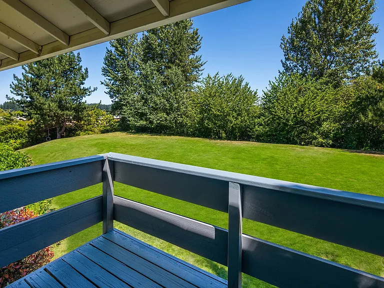 Tualatin Heights — Photo 20