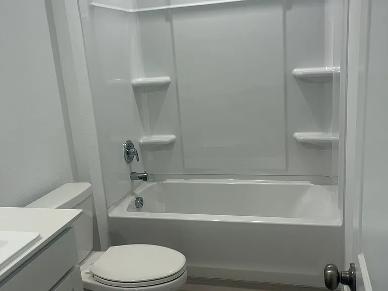 1305 Gratiot Dr — Photo 4