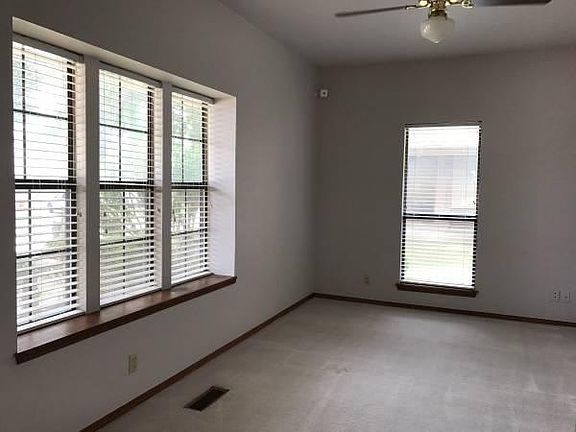 Front room off entryway