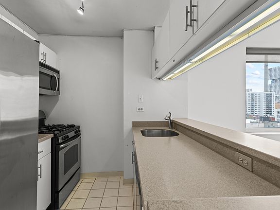 5th image of 404 E 79th St APT 10H