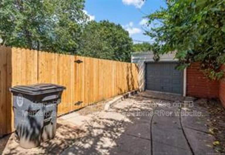 115 S Knoxville Ave — Photo 22