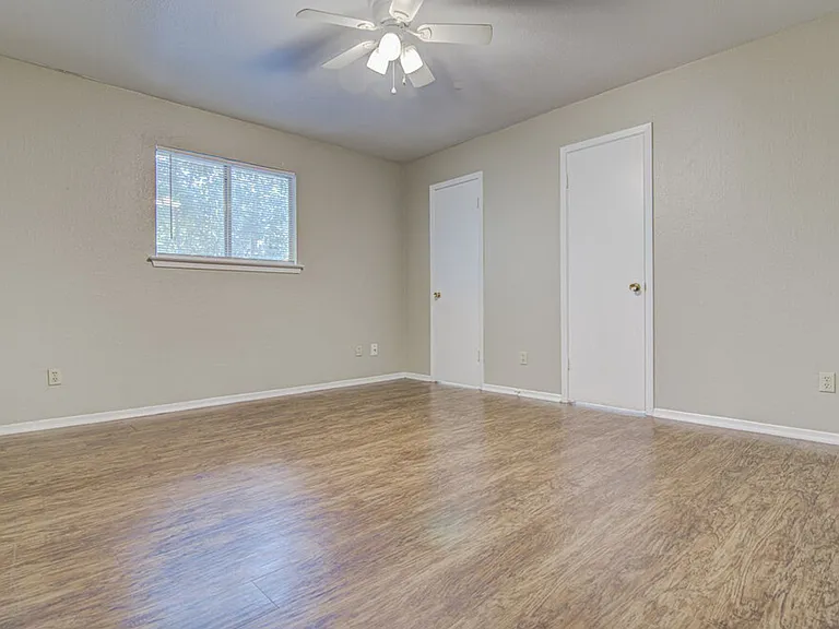 819 Sirocco Dr — Photo 13