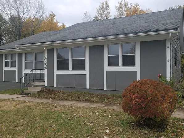 4486 Lexington Dr, Pleasant Hill, IA 50327