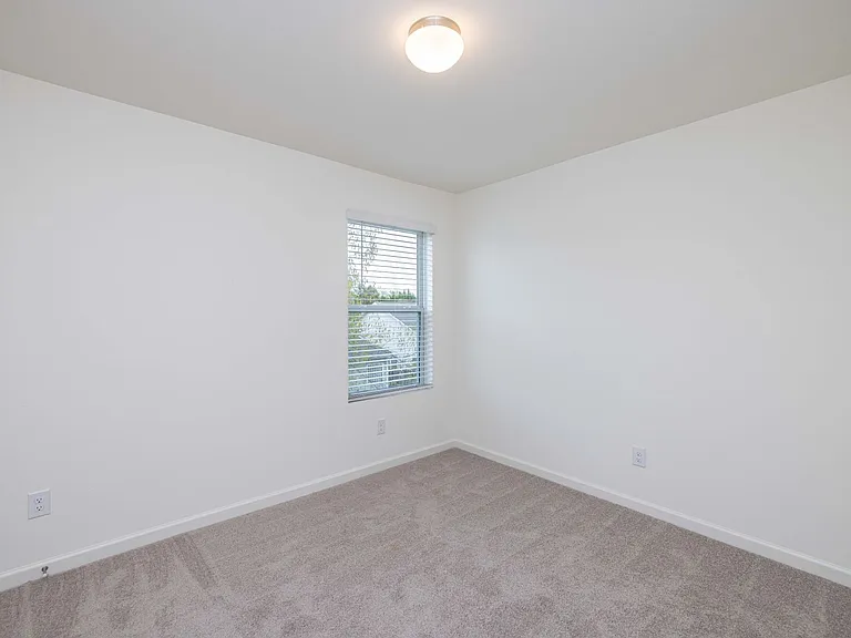 461 Kinnerton Pl — Photo 18