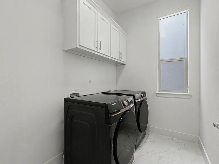 8033 Cornelius Dr — Photo 11