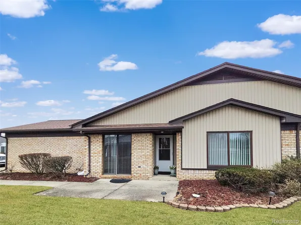 11700 Amber Le Dr, Warren, MI 48093