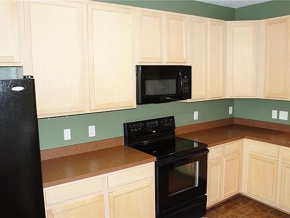 3rd image of 1112 Island Park Cir