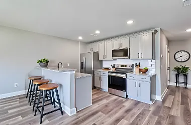 3 bed, 2.5 bath, 1335 sqft, $2,050 — Photo 2