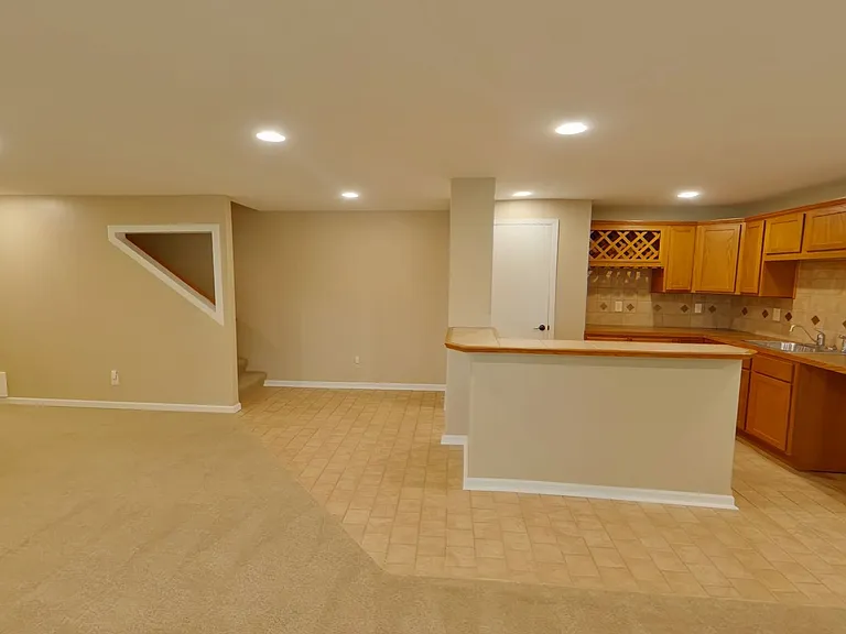 503 W Douglas Ave — Photo 13