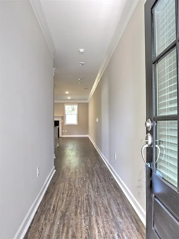 3 bed, 2.5 bath, 1805 sqft, $2,950 — Photo 2