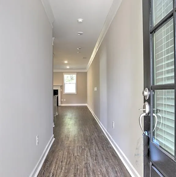 1912 Allagash Ln — Photo 2