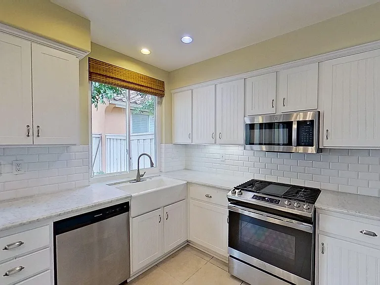 2581 W Ardenwood Ct — Photo 6