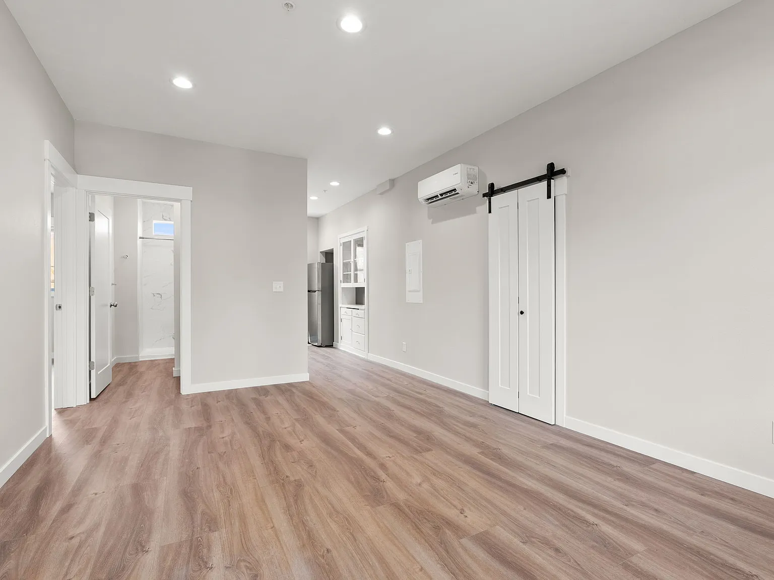 2 bed, 550 sqft, $1,450 — Photo 3