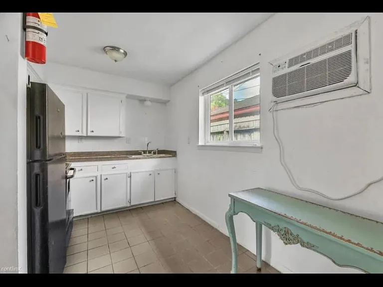 26 Farrell St #4 — Photo 5