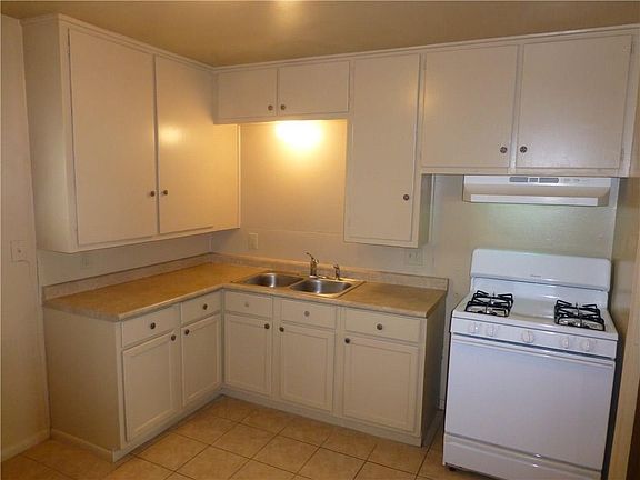 3rd image of 3242 Olsen Dr