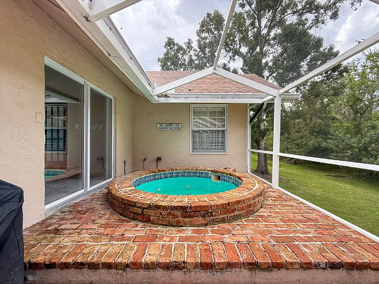 1055 Riverside Ridge Rd — Photo 3