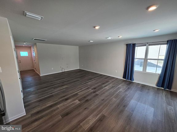 3rd image of 124 Bibury St