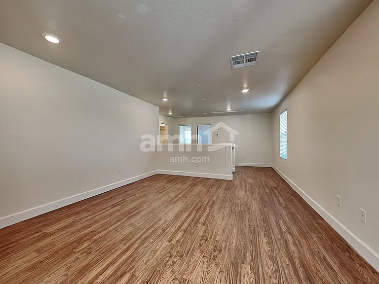 1506 Garden Swing Ave — Photo 8