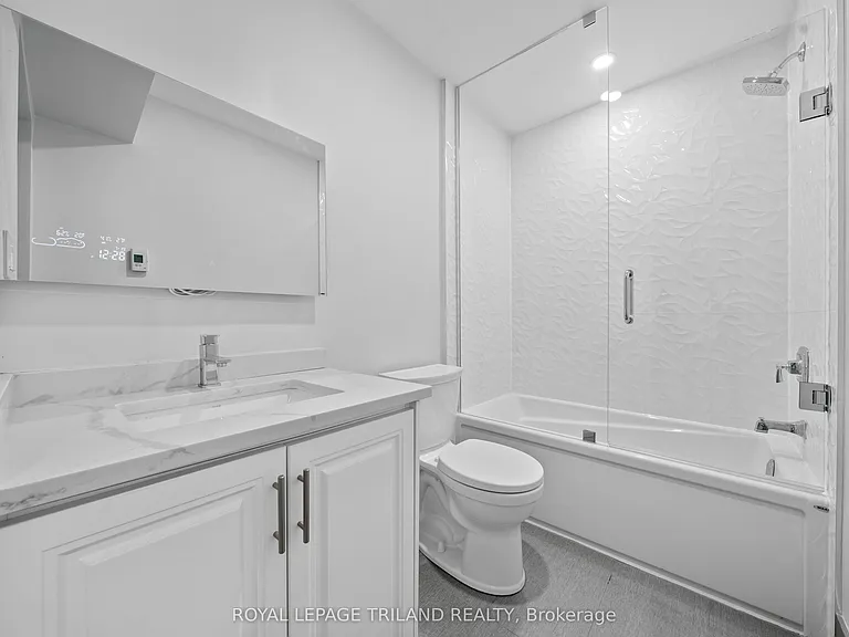15 Balmoral Ave S #4 — Photo 17