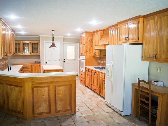 4th image of 174 County Road 4104