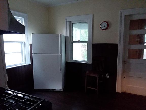 4th image of 125 W Pleasant Ave