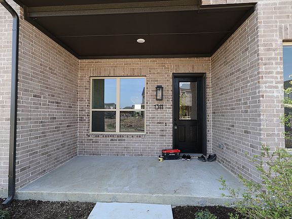 3rd image of 1311 Arkansas Springs St