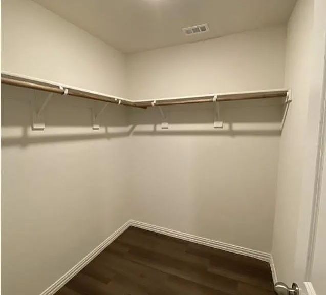 413 E Hull St — Photo 13