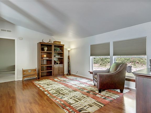 4th image of 18603 223rd Ave E