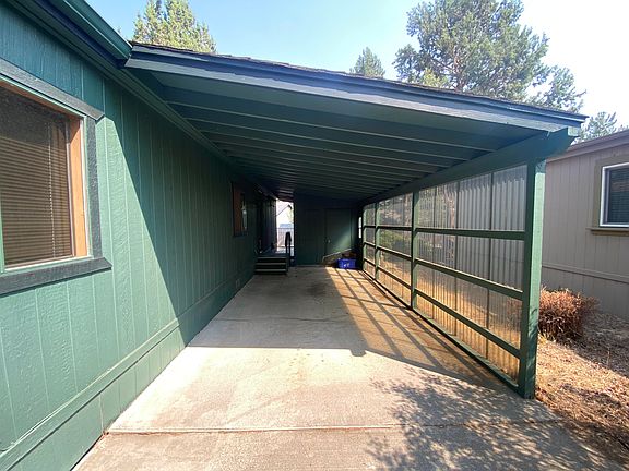 4th image of 1001 SE 15th St Unit 17