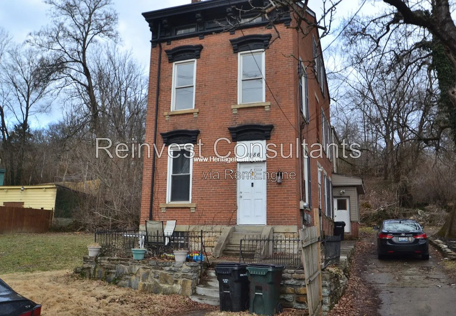 2 bed, 1.0 bath, 1400 sqft, $1,095 — Photo 1